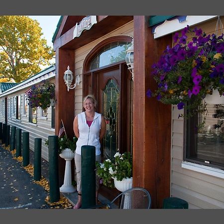 Dancing Bears Inn East Glacier Park Village Екстер'єр фото