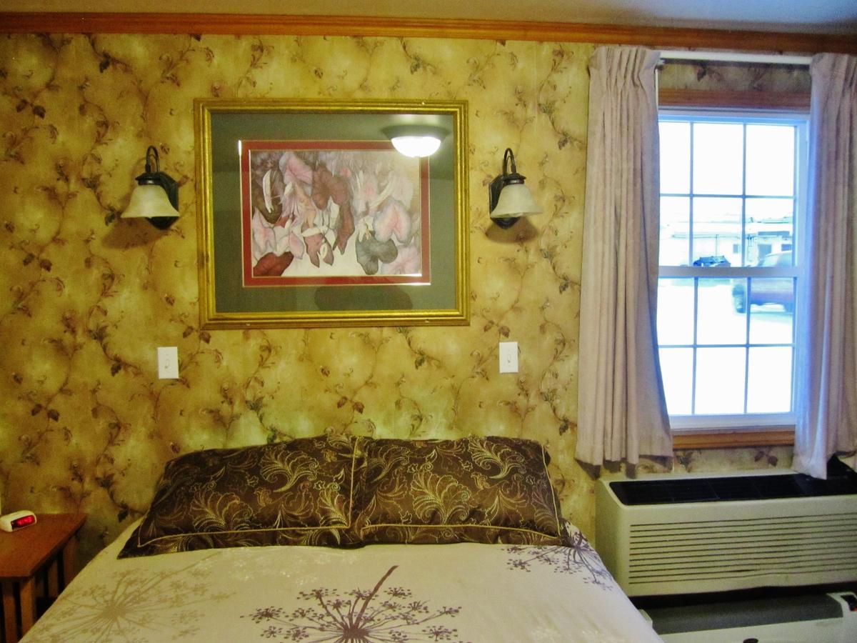 Dancing Bears Inn East Glacier Park Village Екстер'єр фото